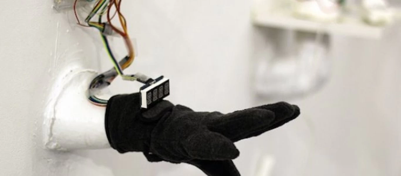 Ένα έξυπνο γάντι προσφέρει φυσική αίσθηση σε ανθρώπους με πρόσθετο χέρι